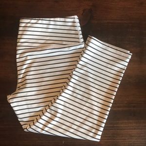 White and black striped compression leggings